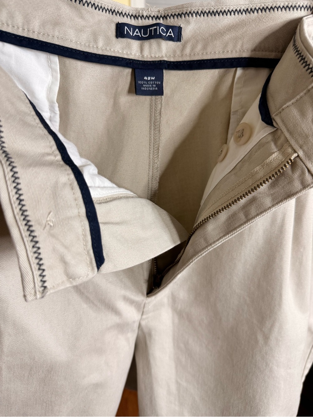 Beautiful Nautica Men's Khaki Shorts!!!